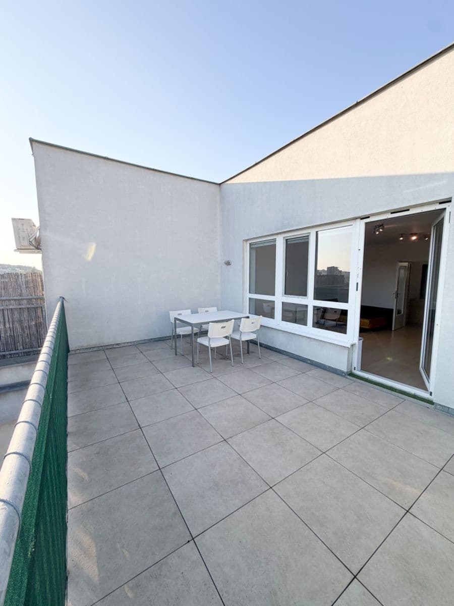 Prenájom bytu 1-izbový 42 m², Novobohdalecká, Praha, Praha Prenájom bytu 1-izbový 42 m², Novobohdalecká, Praha, Praha