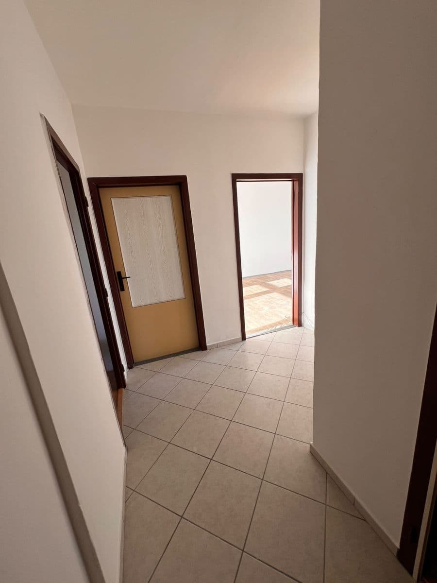 Prenájom bytu 4-izbový 81 m², Pražská, Varnsdorf, Ústecký kraj Prenájom bytu 4-izbový 81 m², Pražská, Varnsdorf, Ústecký kraj