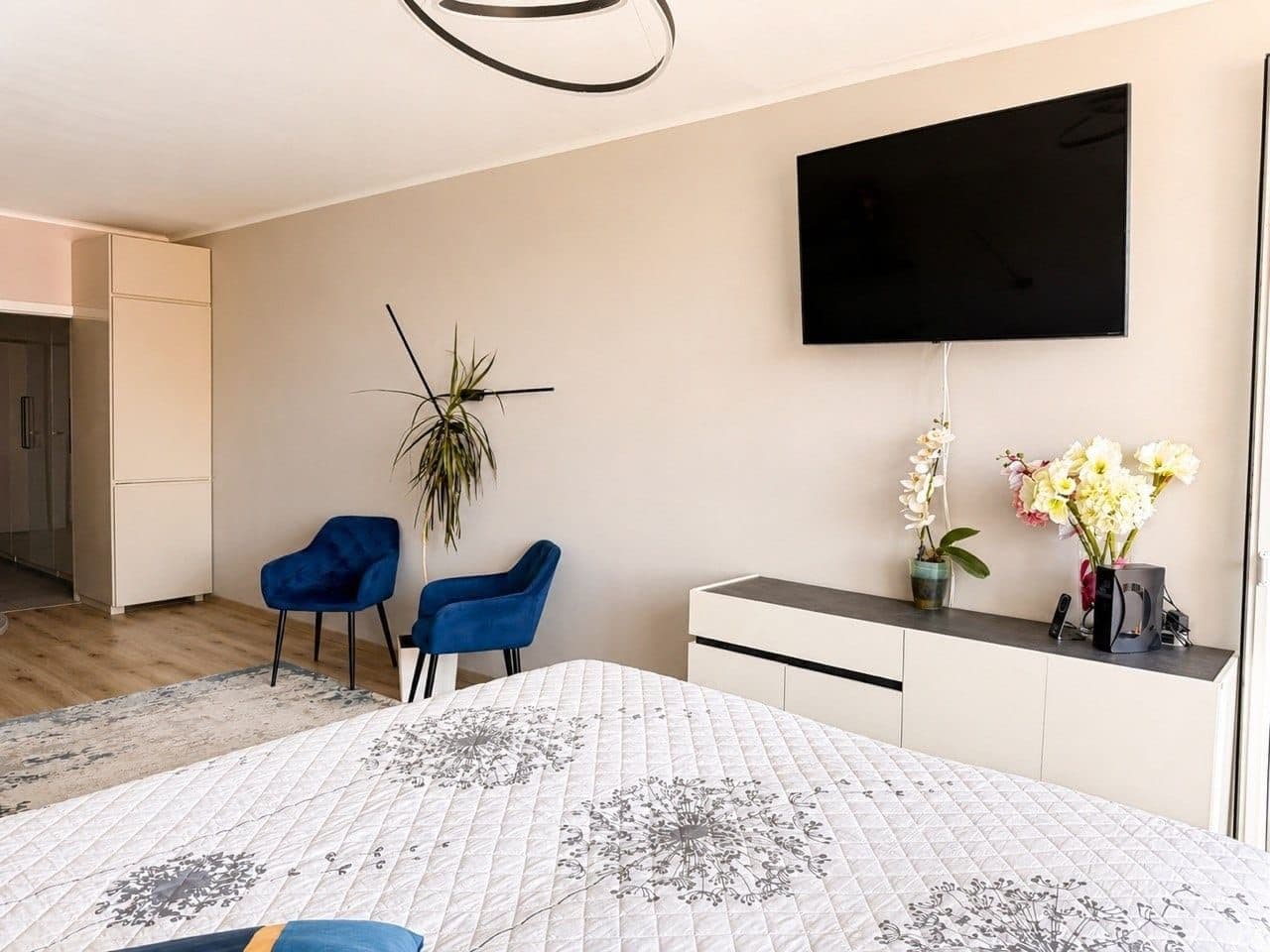 Prenájom bytu 1-izbový 38 m², Choceradská, Praha, Praha Prenájom bytu 1-izbový 38 m², Choceradská, Praha, Praha