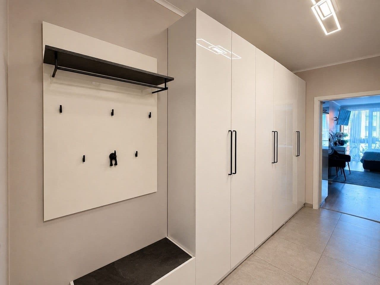 Prenájom bytu 1-izbový 38 m², Choceradská, Praha, Praha Prenájom bytu 1-izbový 38 m², Choceradská, Praha, Praha