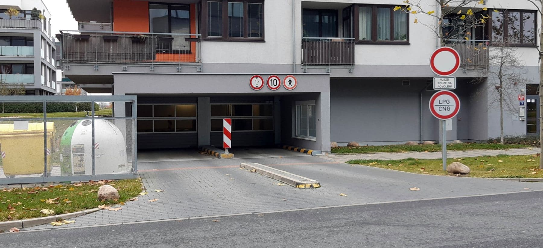Prenájom garáže 17 m², Svitákova, Praha, Praha Prenájom garáže 17 m², Svitákova, Praha, Praha