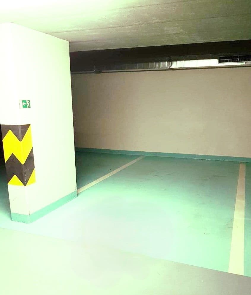 Prenájom garáže 17 m², Svitákova, Praha, Praha Prenájom garáže 17 m², Svitákova, Praha, Praha