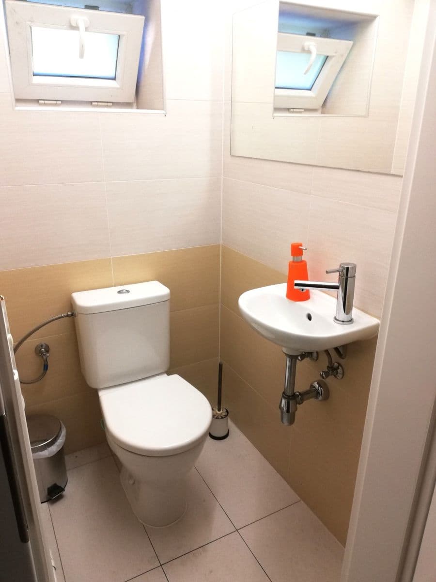 Prenájom bytu 2-izbový 88 m², Na Třebešíně, Praha, Praha Prenájom bytu 2-izbový 88 m², Na Třebešíně, Praha, Praha