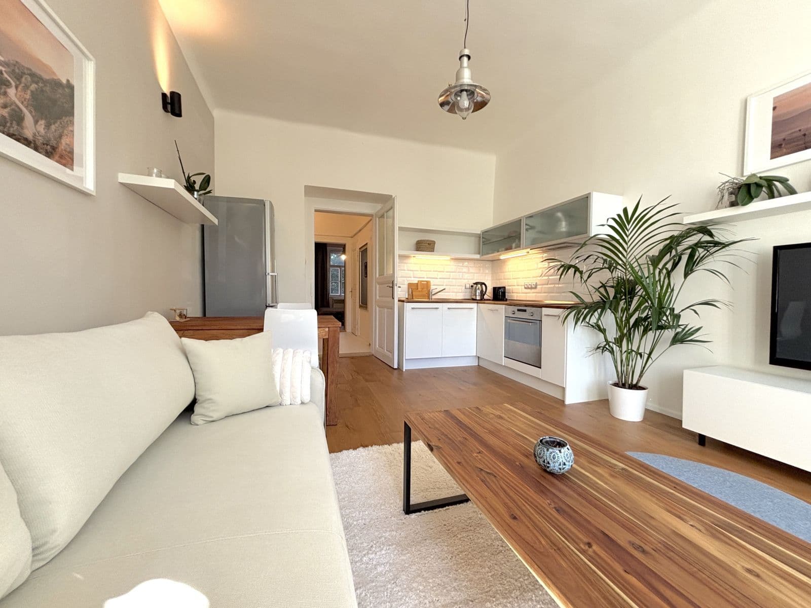 Prenájom bytu 53 m², náměstí Generála Kutlvašra, Praha, Praha Prenájom bytu 53 m², náměstí Generála Kutlvašra, Praha, Praha