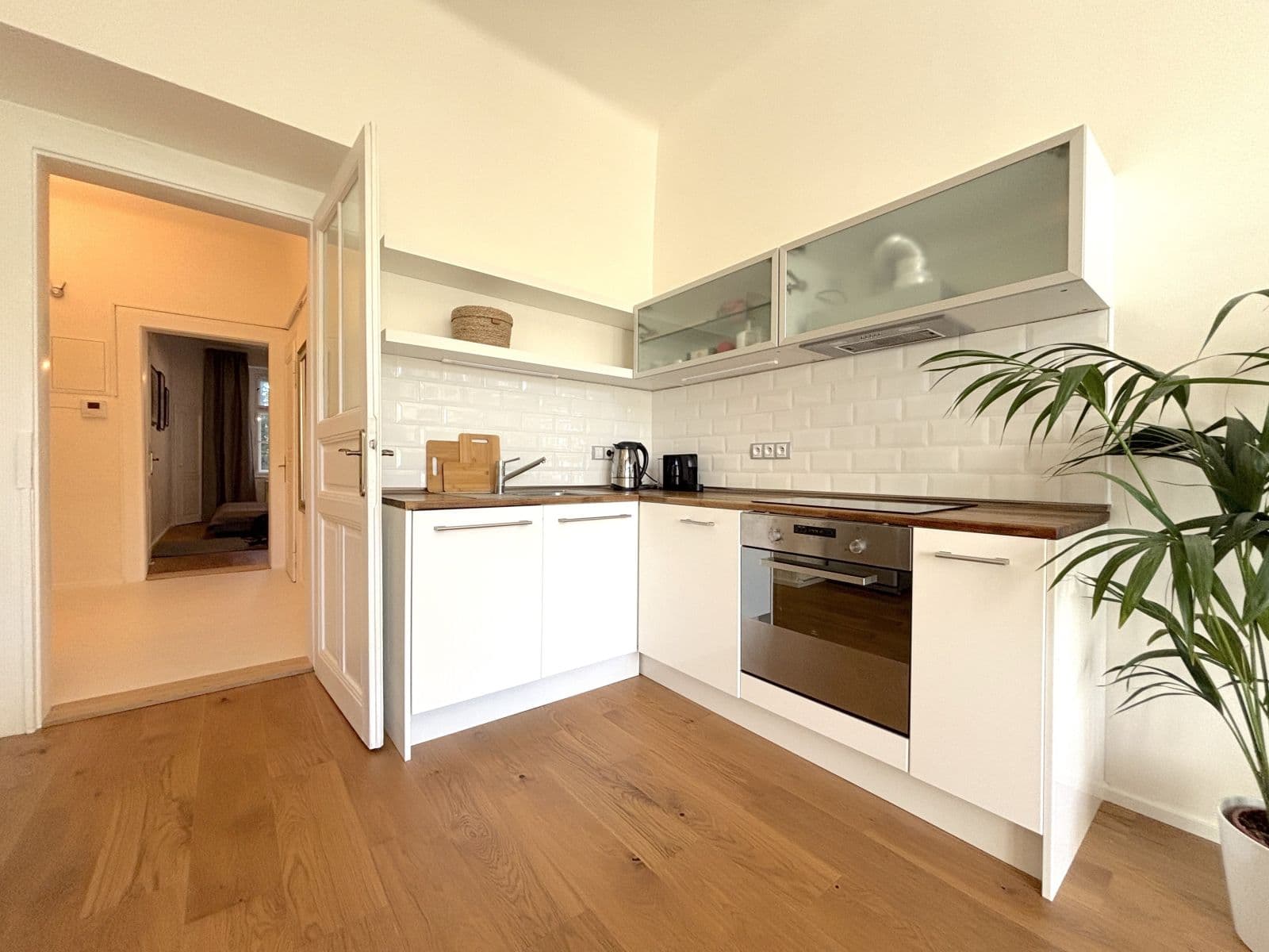 Prenájom bytu 53 m², náměstí Generála Kutlvašra, Praha, Praha Prenájom bytu 53 m², náměstí Generála Kutlvašra, Praha, Praha