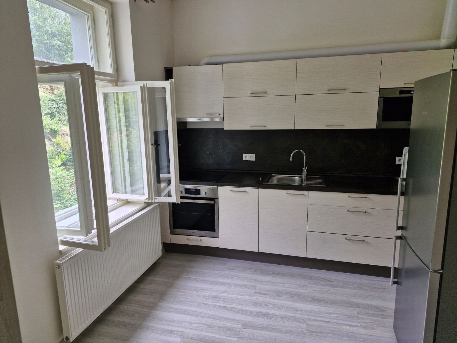 Prenájom bytu 1-izbový 31 m², Košická, Praha, Praha Prenájom bytu 1-izbový 31 m², Košická, Praha, Praha