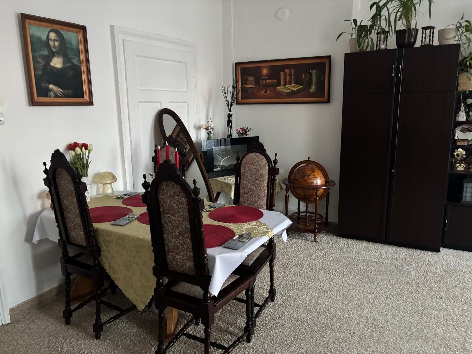 Prenájom bytu 3-izbový 76 m², T. G. Masaryka, Karlovy Vary, Karlovarský kraj Prenájom bytu 3-izbový 76 m², T. G. Masaryka, Karlovy Vary, Karlovarský kraj