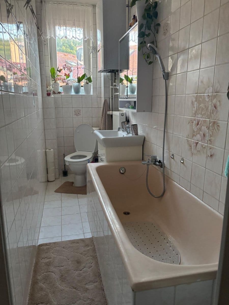 Prenájom bytu 3-izbový 76 m², T. G. Masaryka, Karlovy Vary, Karlovarský kraj Prenájom bytu 3-izbový 76 m², T. G. Masaryka, Karlovy Vary, Karlovarský kraj