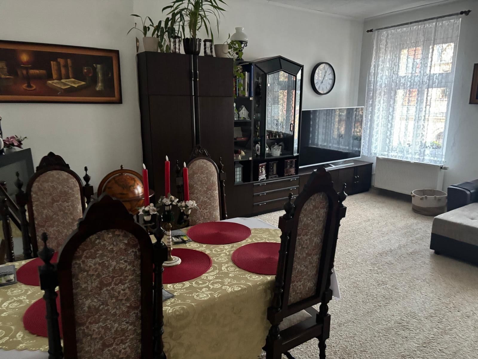 Prenájom bytu 3-izbový 76 m², T. G. Masaryka, Karlovy Vary, Karlovarský kraj Prenájom bytu 3-izbový 76 m², T. G. Masaryka, Karlovy Vary, Karlovarský kraj