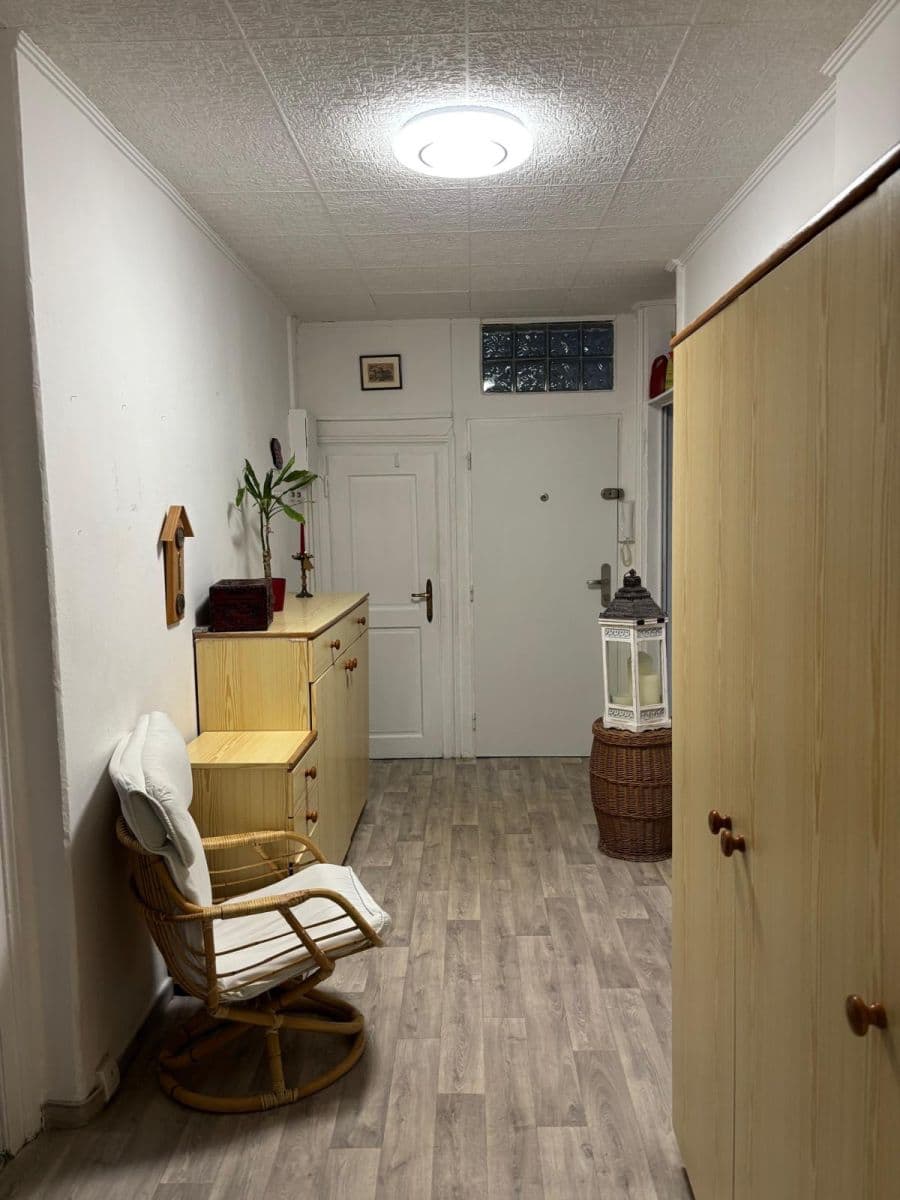 Prenájom bytu 3-izbový 76 m², T. G. Masaryka, Karlovy Vary, Karlovarský kraj Prenájom bytu 3-izbový 76 m², T. G. Masaryka, Karlovy Vary, Karlovarský kraj