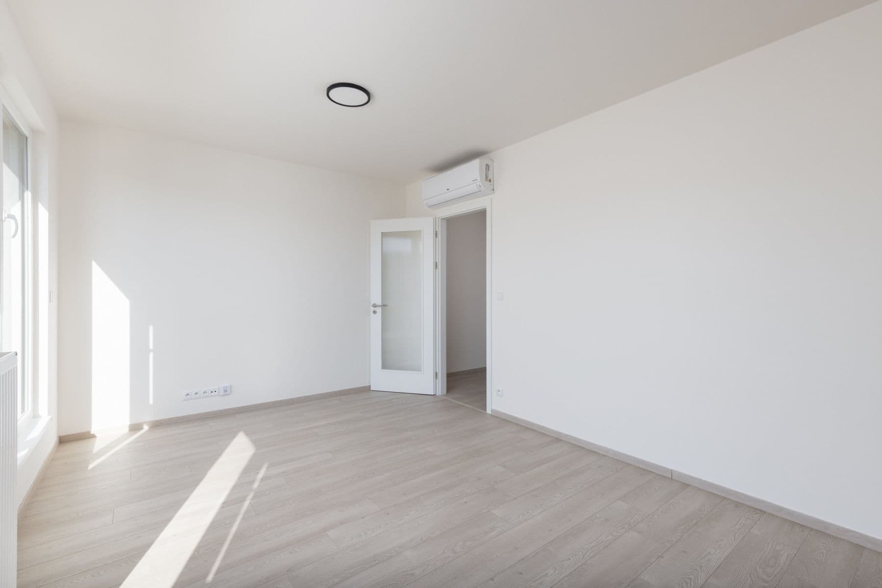 Prenájom bytu 1-izbový 38 m², Bukačova, Praha, Praha Prenájom bytu 1-izbový 38 m², Bukačova, Praha, Praha