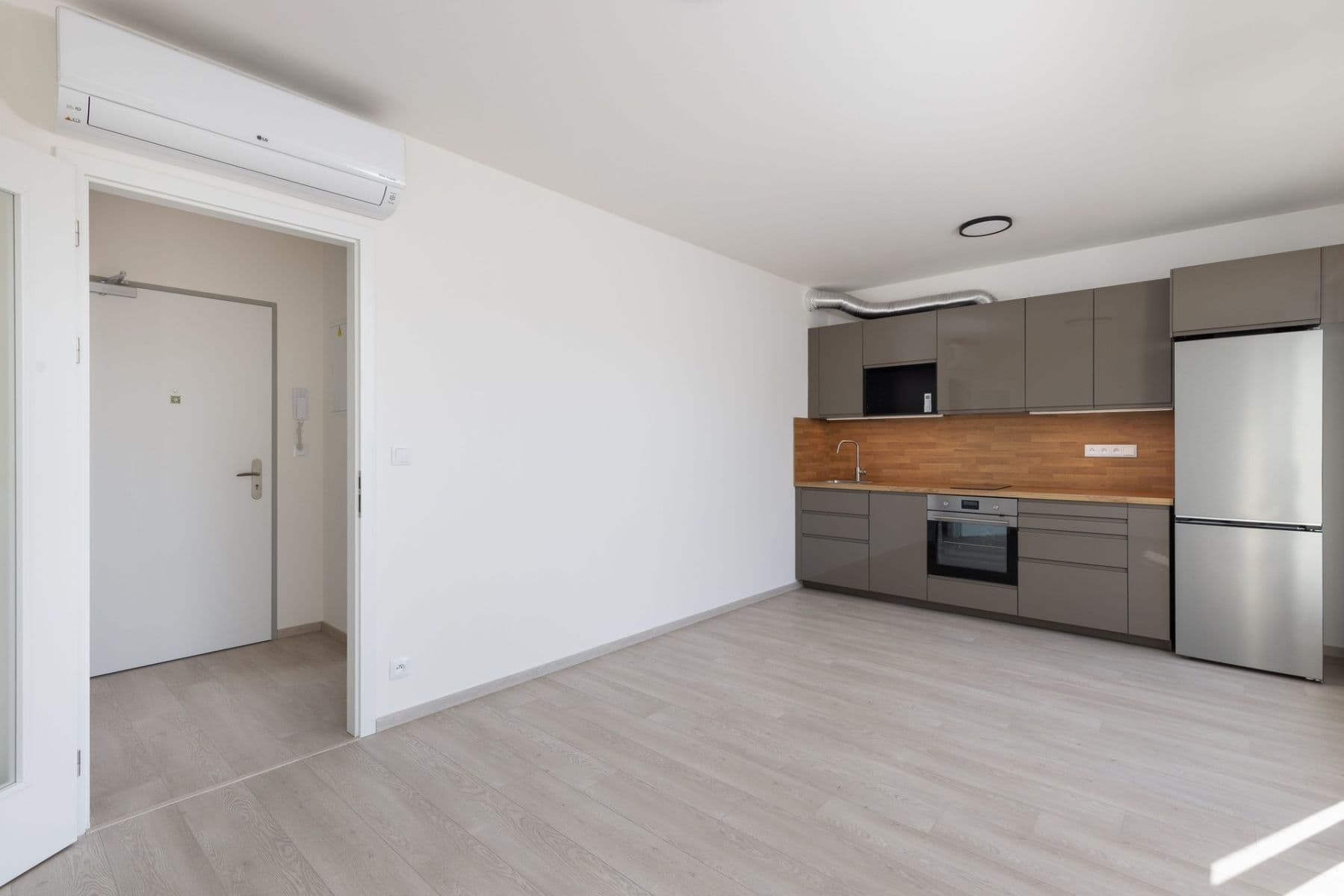 Prenájom bytu 1-izbový 38 m², Bukačova, Praha, Praha Prenájom bytu 1-izbový 38 m², Bukačova, Praha, Praha