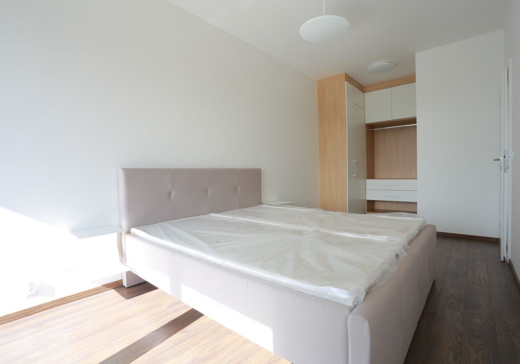 Prenájom bytu 2-izbový 57 m², U Mlýnského kanálu, Praha, Praha Prenájom bytu 2-izbový 57 m², U Mlýnského kanálu, Praha, Praha