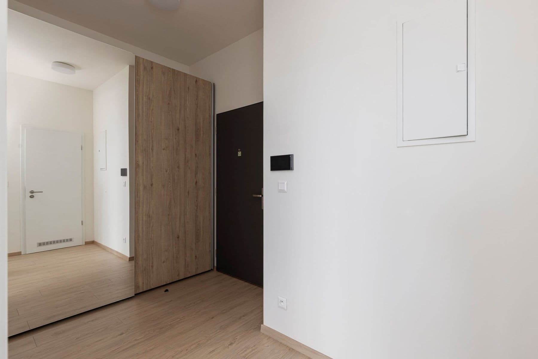 Prenájom bytu 2-izbový 47 m², Haenkeho, Praha, Praha Prenájom bytu 2-izbový 47 m², Haenkeho, Praha, Praha
