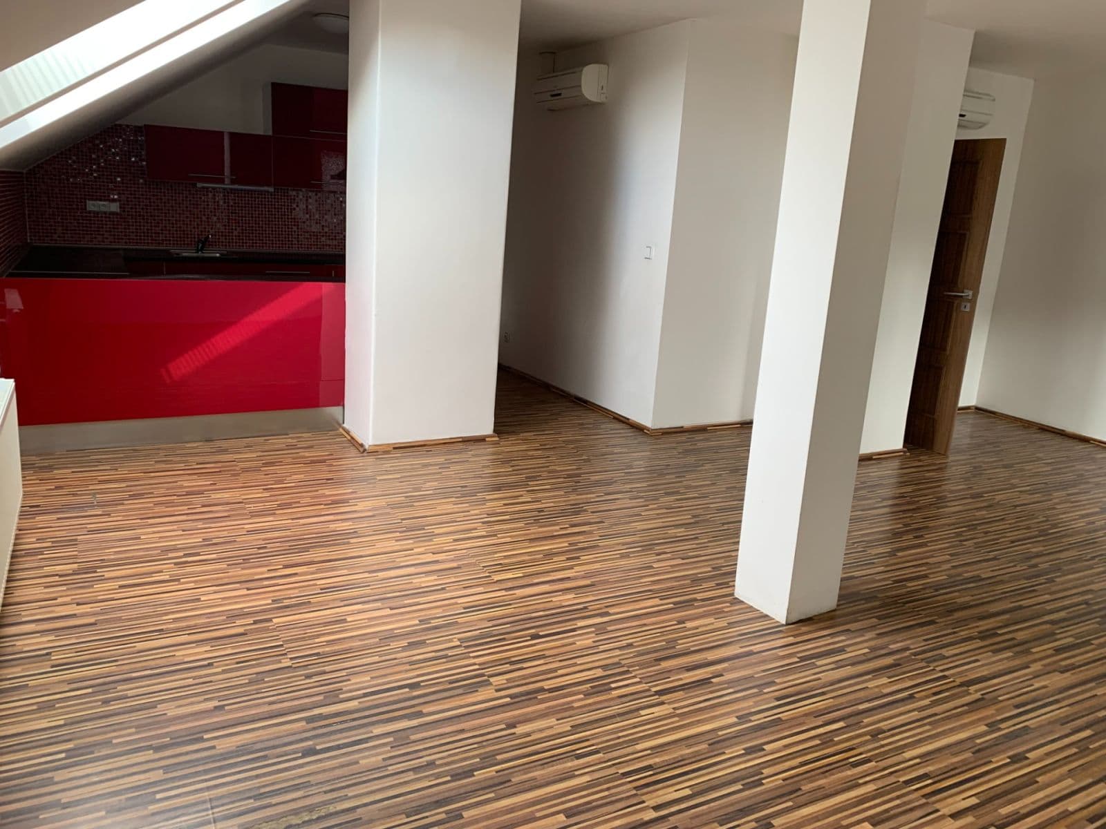 Prenájom bytu 2-izbový 86 m², Jeremenkova, Praha, Praha Prenájom bytu 2-izbový 86 m², Jeremenkova, Praha, Praha