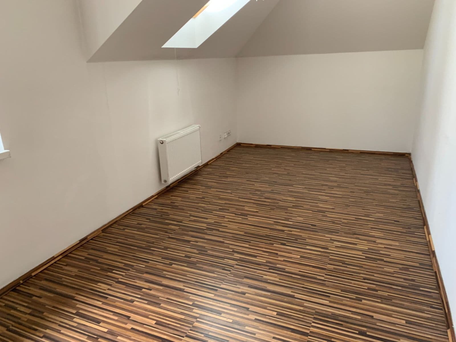 Prenájom bytu 2-izbový 86 m², Jeremenkova, Praha, Praha Prenájom bytu 2-izbový 86 m², Jeremenkova, Praha, Praha