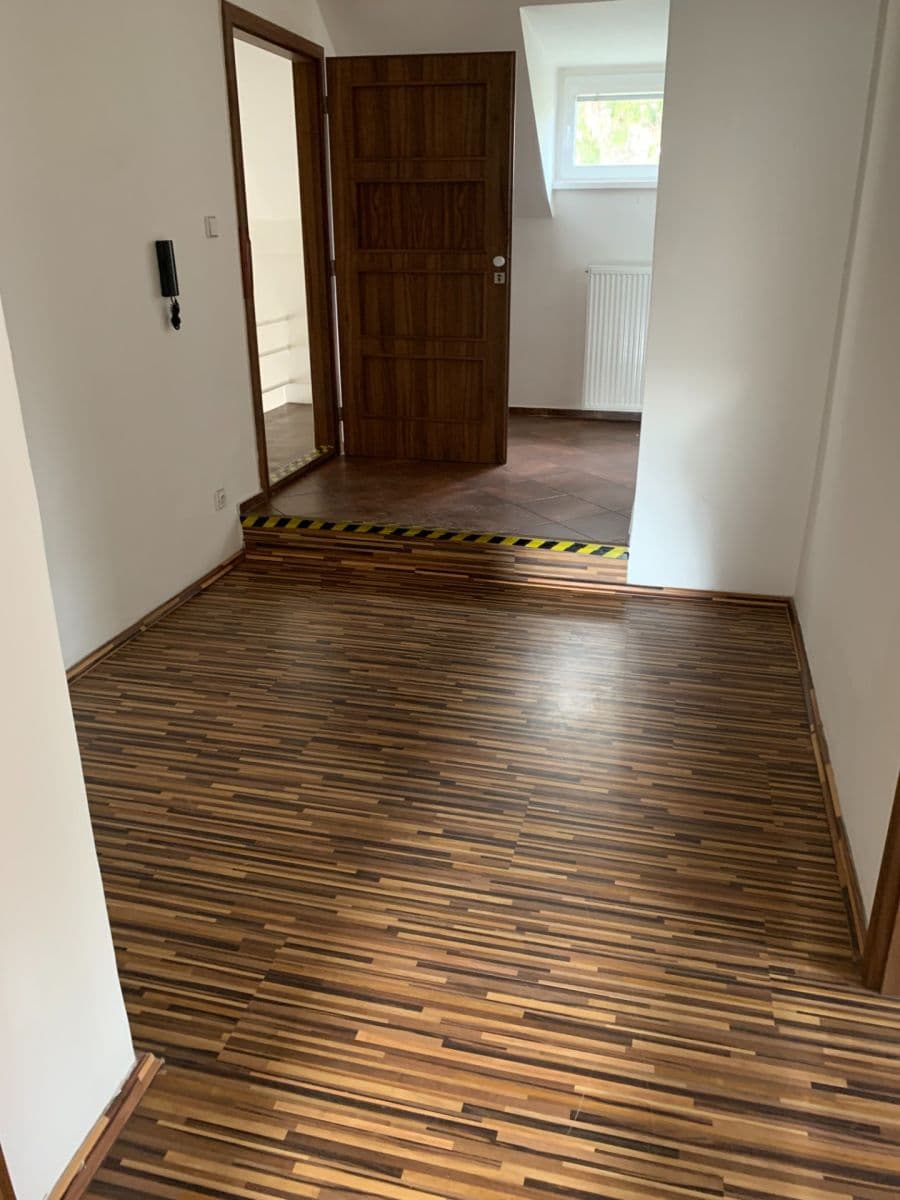 Prenájom bytu 2-izbový 86 m², Jeremenkova, Praha, Praha Prenájom bytu 2-izbový 86 m², Jeremenkova, Praha, Praha