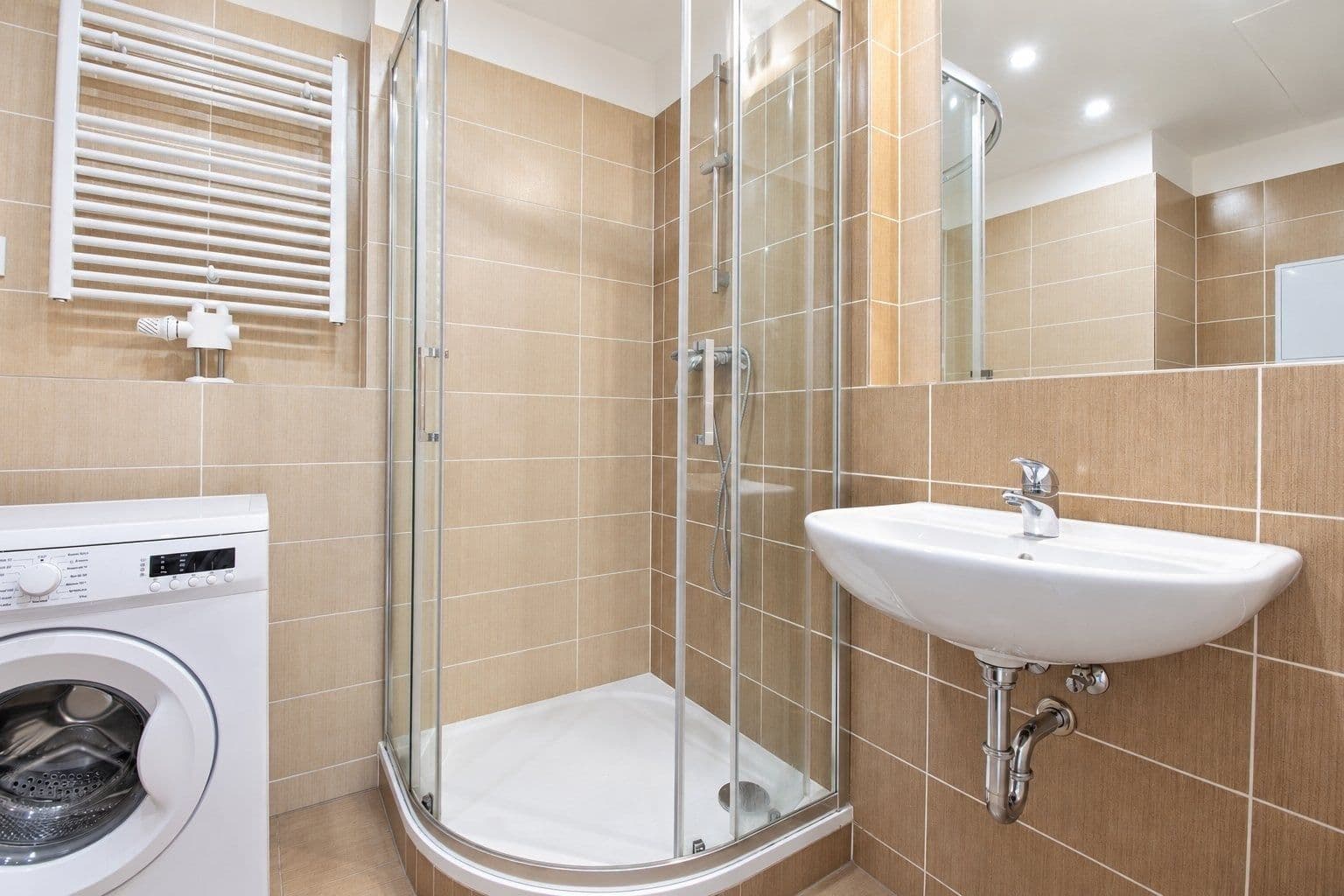 Prenájom bytu 1-izbový 30 m², Františka Diviše, Praha, Praha Prenájom bytu 1-izbový 30 m², Františka Diviše, Praha, Praha