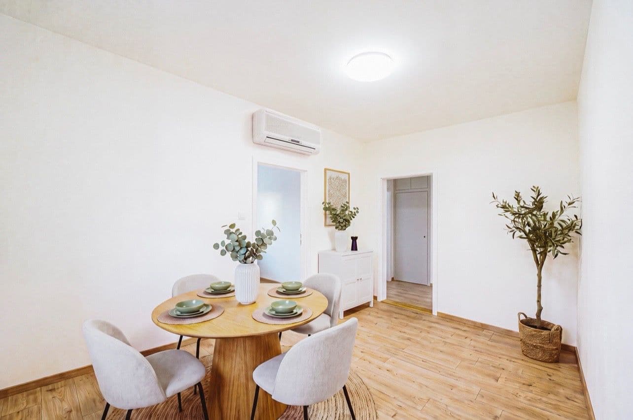 Predaj bytu 4-izbový 72 m², Družební, Olomouc, Olomoucký kraj Predaj bytu 4-izbový 72 m², Družební, Olomouc, Olomoucký kraj