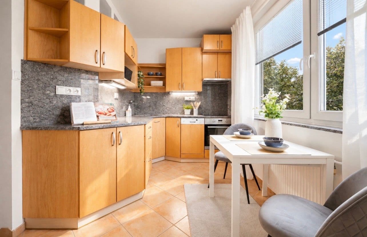 Predaj bytu 4-izbový 72 m², Družební, Olomouc, Olomoucký kraj Predaj bytu 4-izbový 72 m², Družební, Olomouc, Olomoucký kraj