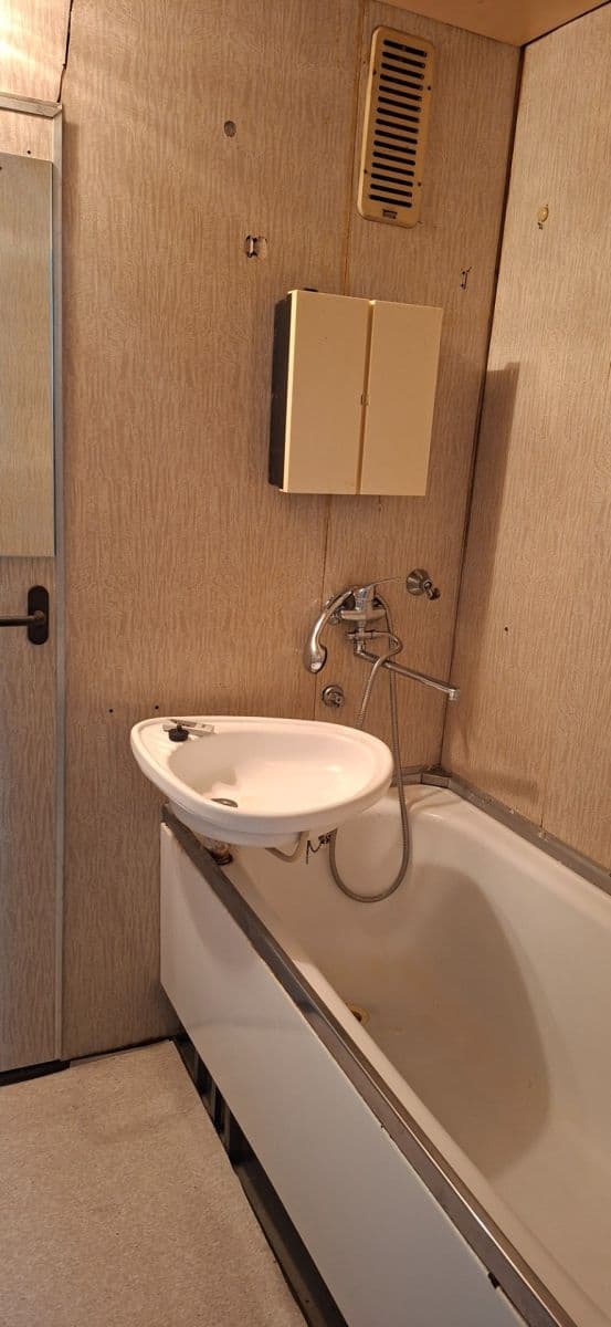 Prenájom bytu 2-izbový 56 m², Jar. Haška, Třebíč, Kraj Vysočina Prenájom bytu 2-izbový 56 m², Jar. Haška, Třebíč, Kraj Vysočina