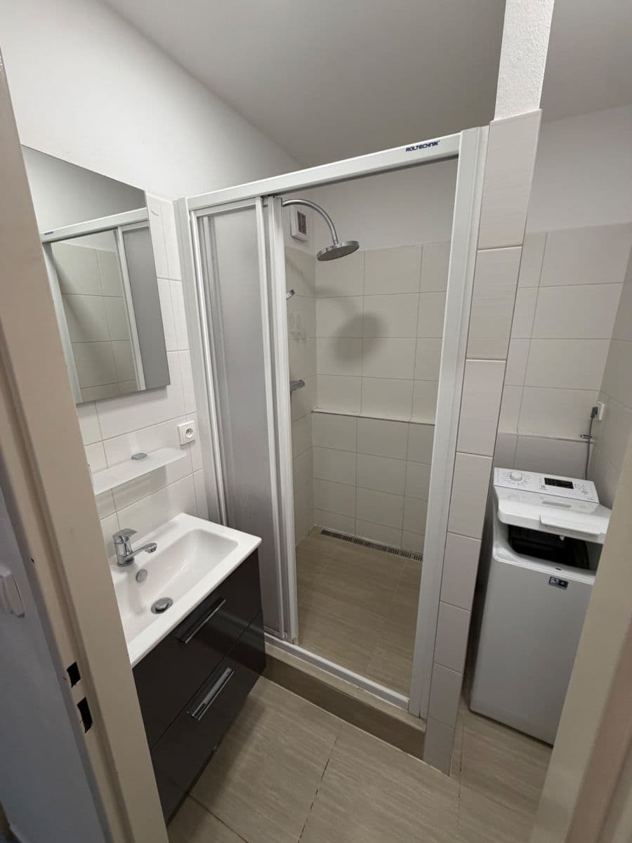 Prenájom bytu 3-izbový 75 m², Na Šancích, Chrudim, Pardubický kraj Prenájom bytu 3-izbový 75 m², Na Šancích, Chrudim, Pardubický kraj