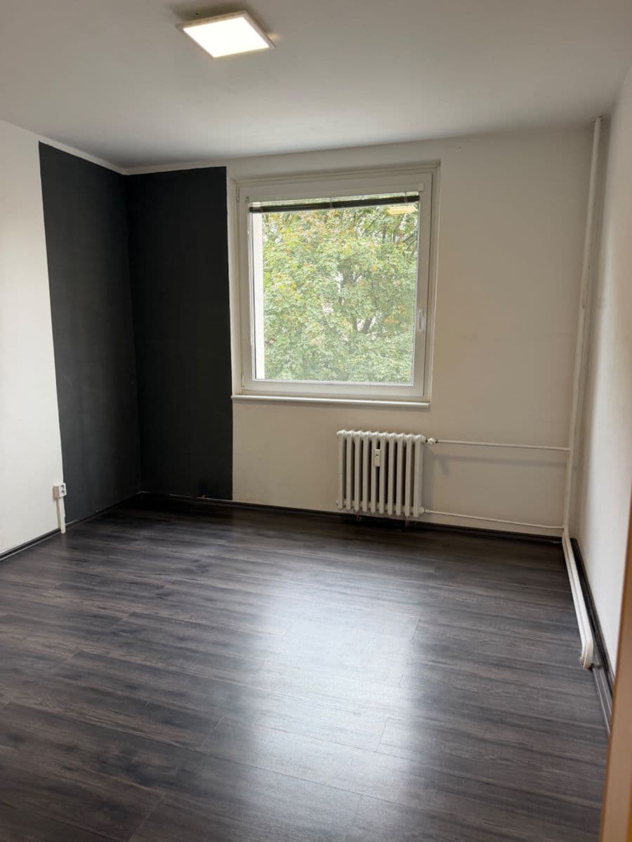 Prenájom bytu 3-izbový 75 m², Na Šancích, Chrudim, Pardubický kraj Prenájom bytu 3-izbový 75 m², Na Šancích, Chrudim, Pardubický kraj