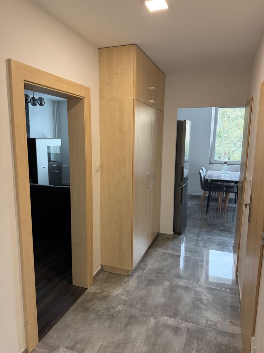 Prenájom bytu 3-izbový 75 m², Na Šancích, Chrudim, Pardubický kraj Prenájom bytu 3-izbový 75 m², Na Šancích, Chrudim, Pardubický kraj