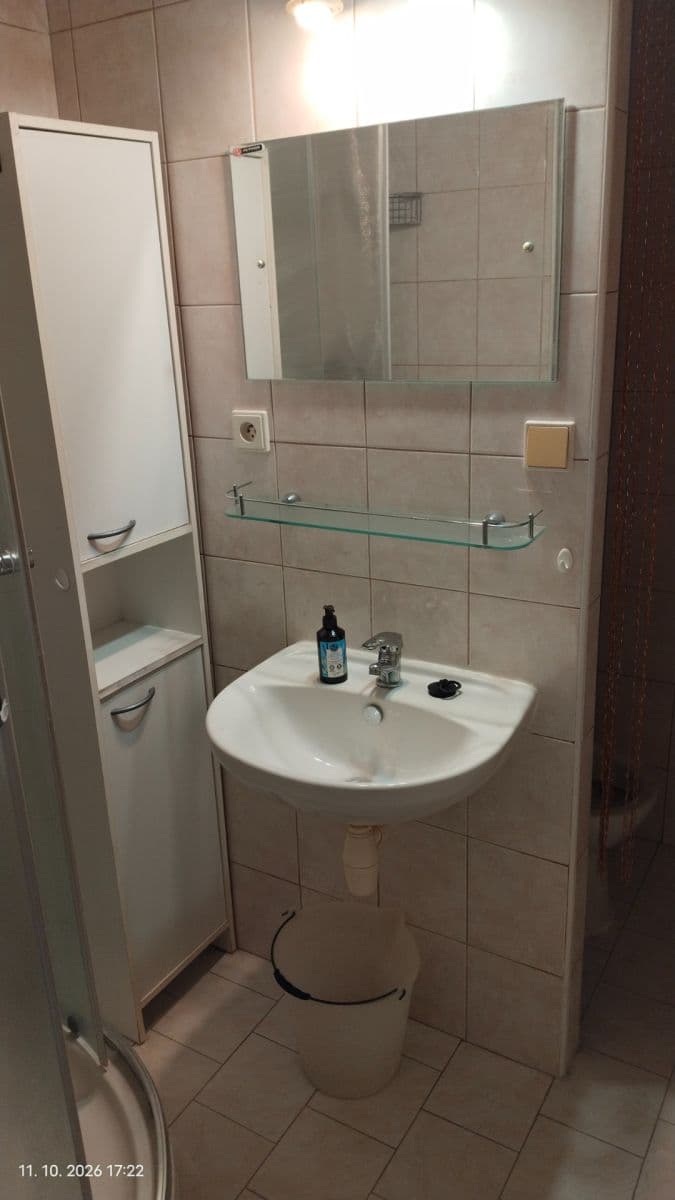 Prenájom bytu 1-izbový 23 m², Horolezecká, Praha, Praha Prenájom bytu 1-izbový 23 m², Horolezecká, Praha, Praha