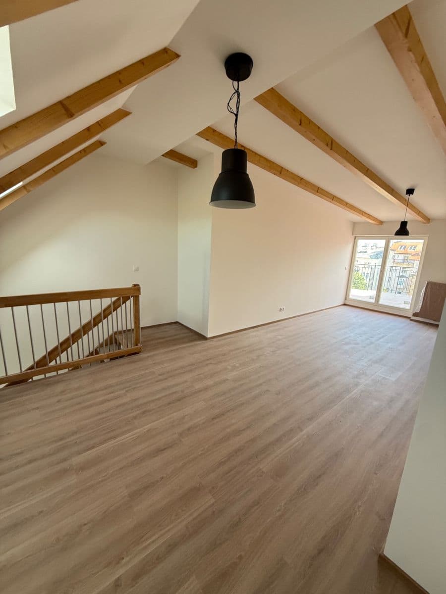Prenájom bytu 2-izbový 85 m², Chodská, Praha, Praha Prenájom bytu 2-izbový 85 m², Chodská, Praha, Praha