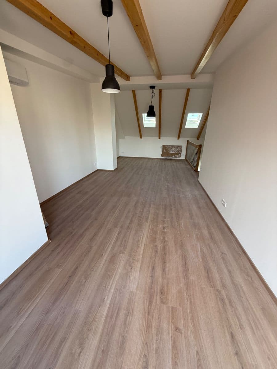 Prenájom bytu 2-izbový 85 m², Chodská, Praha, Praha Prenájom bytu 2-izbový 85 m², Chodská, Praha, Praha