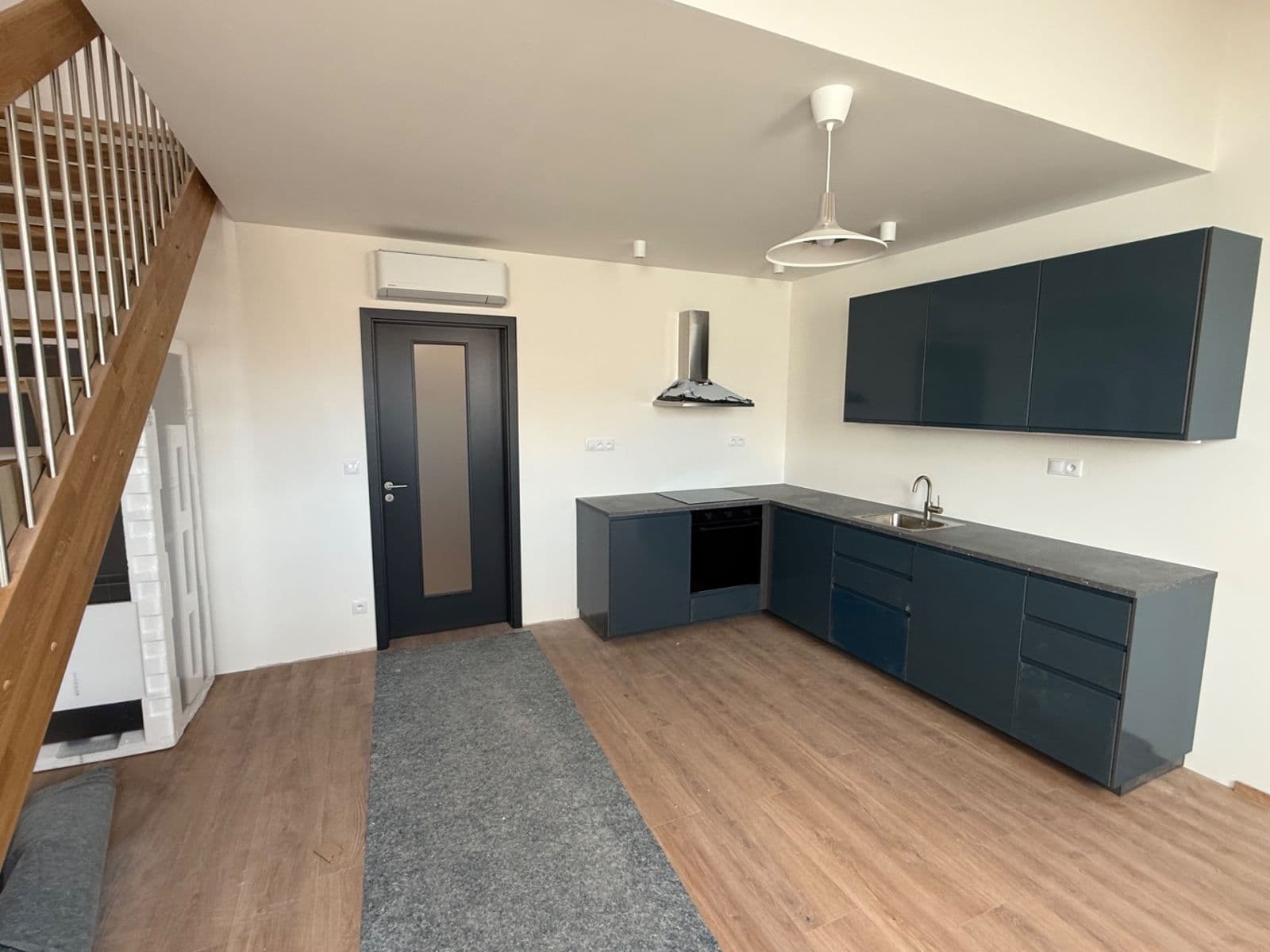 Prenájom bytu 2-izbový 85 m², Chodská, Praha, Praha Prenájom bytu 2-izbový 85 m², Chodská, Praha, Praha
