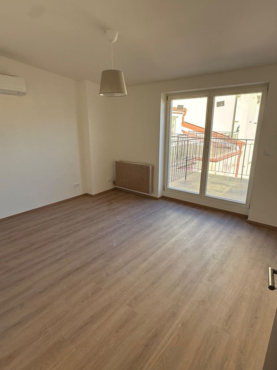 Prenájom bytu 2-izbový 85 m², Chodská, Praha, Praha Prenájom bytu 2-izbový 85 m², Chodská, Praha, Praha