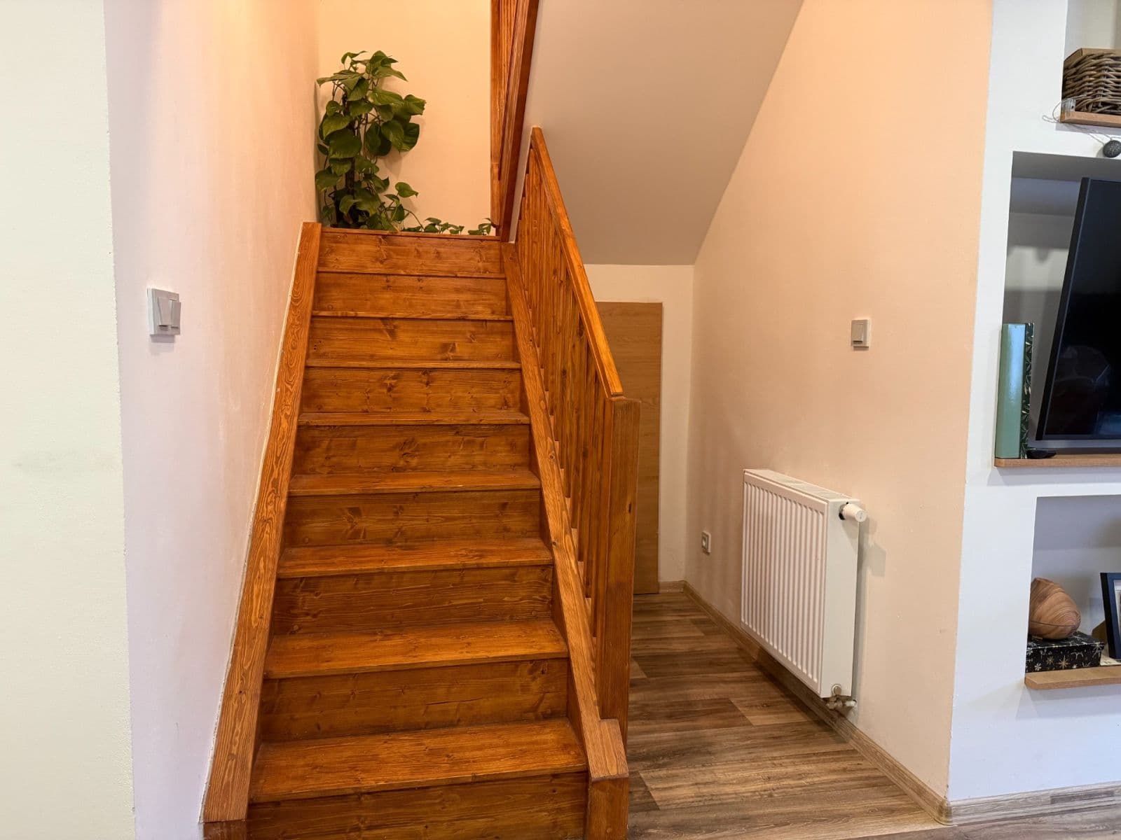 Prenájom domu 105 m², pozemok 550 m², Kamenická, Zákupy, Liberecký kraj Prenájom domu 105 m², pozemok 550 m², Kamenická, Zákupy, Liberecký kraj