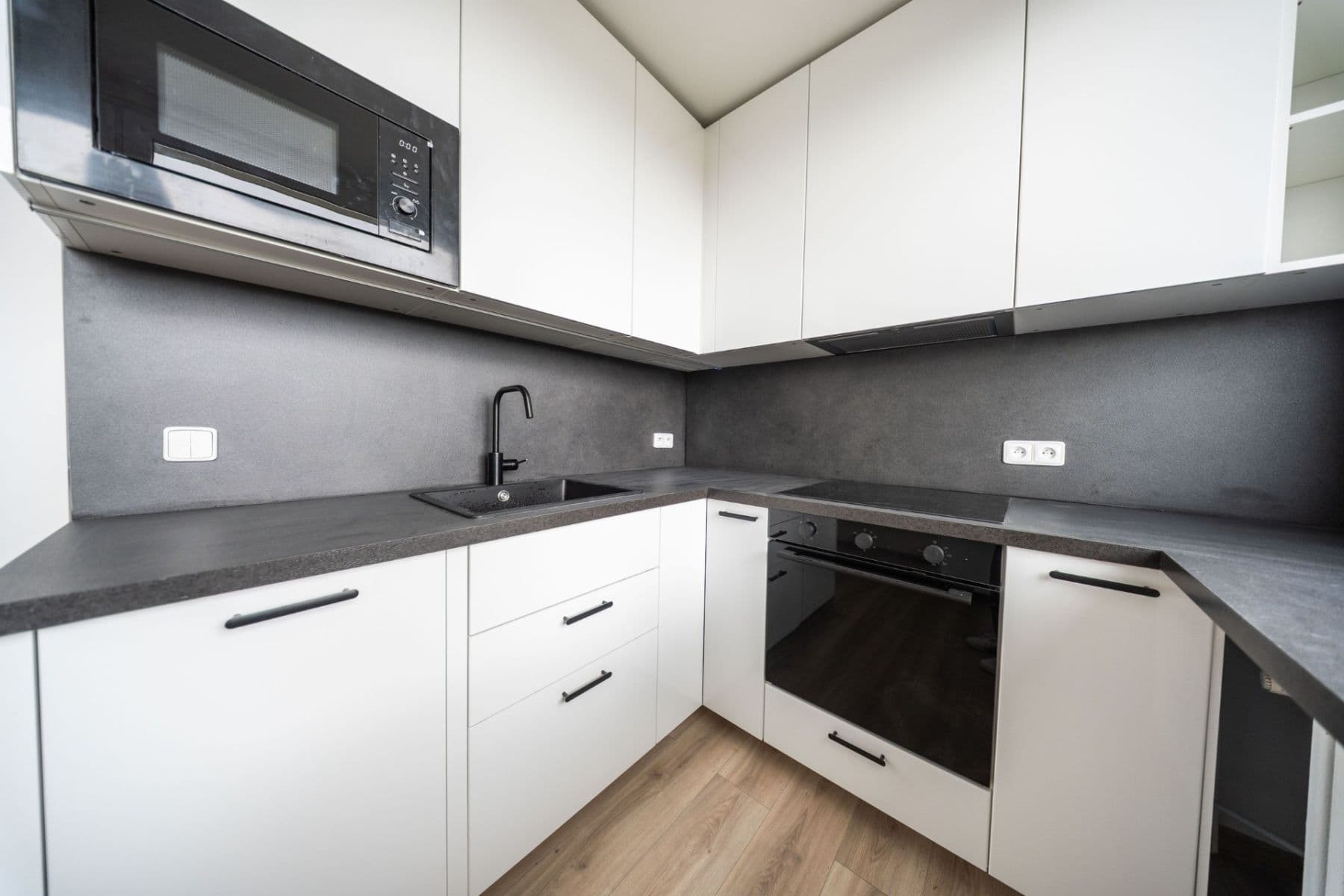 Predaj bytu 2-izbový 60 m², Krhanická, Praha, Praha Predaj bytu 2-izbový 60 m², Krhanická, Praha, Praha