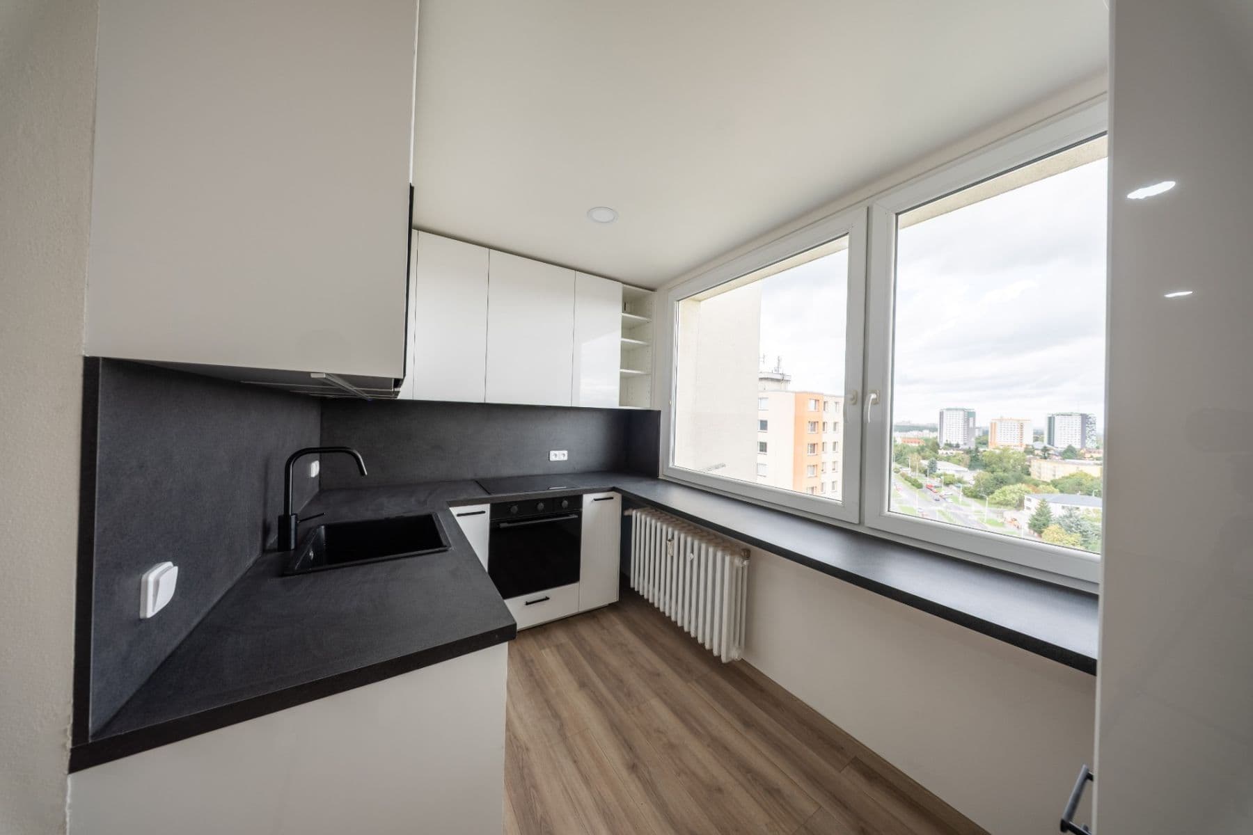 Predaj bytu 2-izbový 60 m², Krhanická, Praha, Praha Predaj bytu 2-izbový 60 m², Krhanická, Praha, Praha