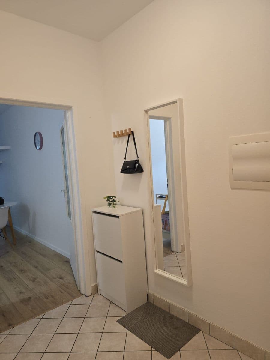 Prenájom bytu Garsoniéra 44 m², Papraďová, Ružinov, Bratislavský kraj Prenájom bytu Garsoniéra 44 m², Papraďová, Ružinov, Bratislavský kraj