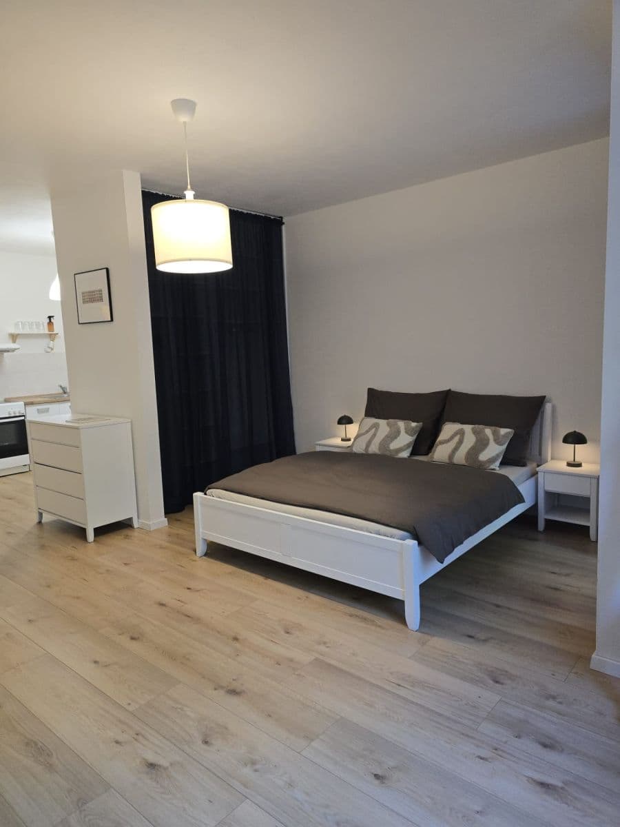 Prenájom bytu Garsoniéra 44 m², Papraďová, Ružinov, Bratislavský kraj Prenájom bytu Garsoniéra 44 m², Papraďová, Ružinov, Bratislavský kraj