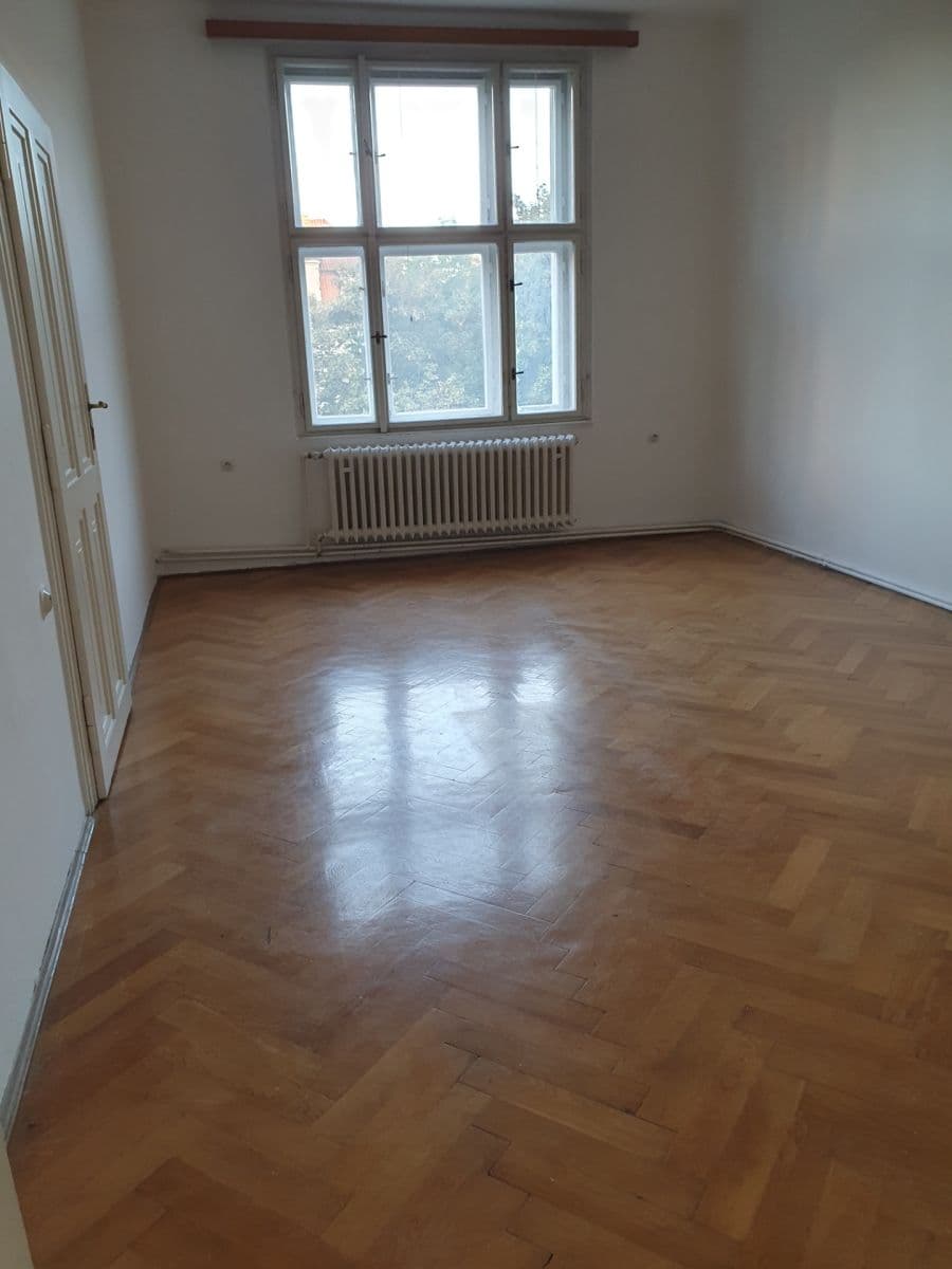 Prenájom bytu 3-izbový 100 m², U Starého hřbitova, Praha, Praha Prenájom bytu 3-izbový 100 m², U Starého hřbitova, Praha, Praha