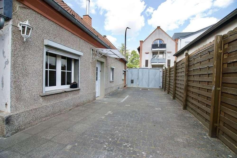 Prenájom domu 120 m², pozemok 413 m², Friedrich Ebert Str. 51, Erftstadt, Severné Porýnie - Westfálsko Prenájom domu 120 m², pozemok 413 m², Friedrich Ebert Str. 51, Erftstadt, Severné Porýnie - Westfálsko