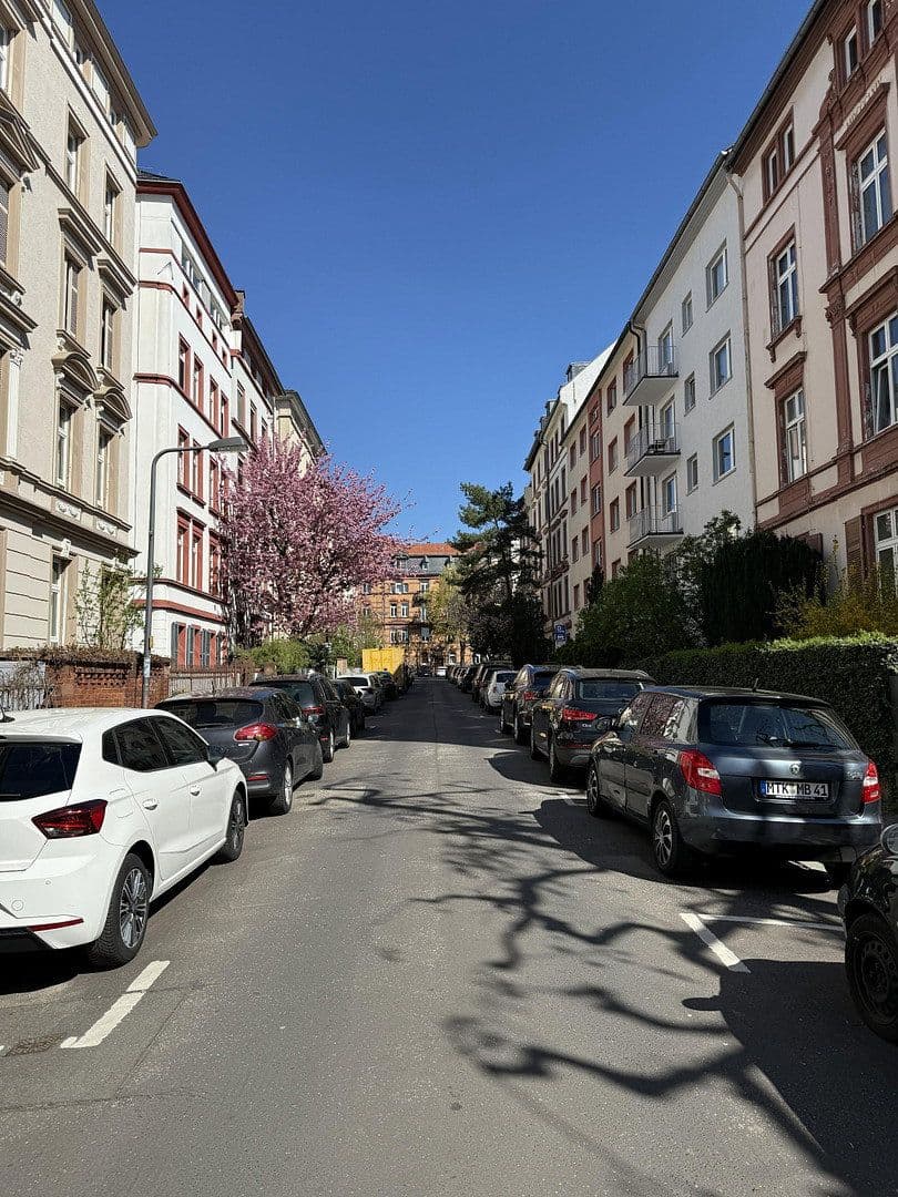 Prenájom bytu 3-izbový 95 m², Feststraße 8, Frankfurt am Main, Hesensko Prenájom bytu 3-izbový 95 m², Feststraße 8, Frankfurt am Main, Hesensko