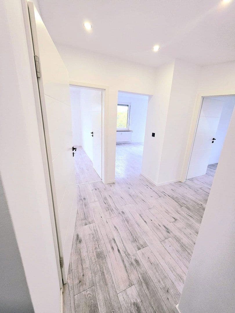 Prenájom bytu 4-izbový 100 m², Obereisesheimer Straße 21, Heilbronn, Bádensko-Wurttembersko Prenájom bytu 4-izbový 100 m², Obereisesheimer Straße 21, Heilbronn, Bádensko-Wurttembersko