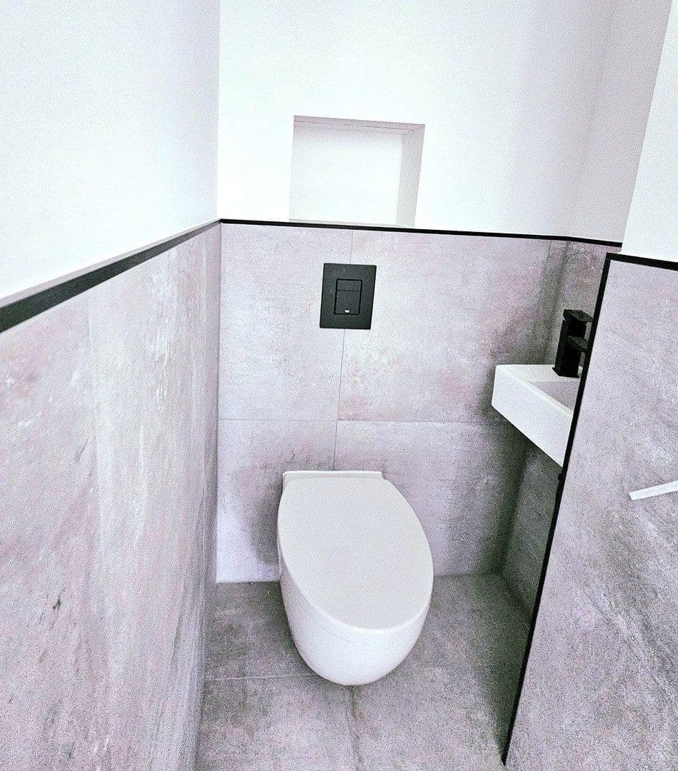 Prenájom bytu 4-izbový 100 m², Obereisesheimer Straße 21, Heilbronn, Bádensko-Wurttembersko Prenájom bytu 4-izbový 100 m², Obereisesheimer Straße 21, Heilbronn, Bádensko-Wurttembersko