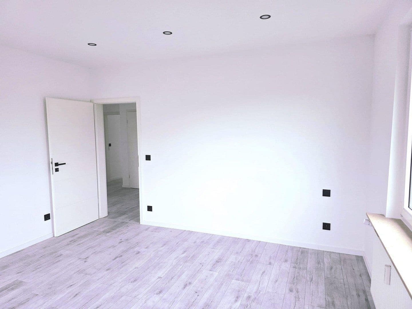 Prenájom bytu 4-izbový 100 m², Obereisesheimer Straße 21, Heilbronn, Bádensko-Wurttembersko Prenájom bytu 4-izbový 100 m², Obereisesheimer Straße 21, Heilbronn, Bádensko-Wurttembersko