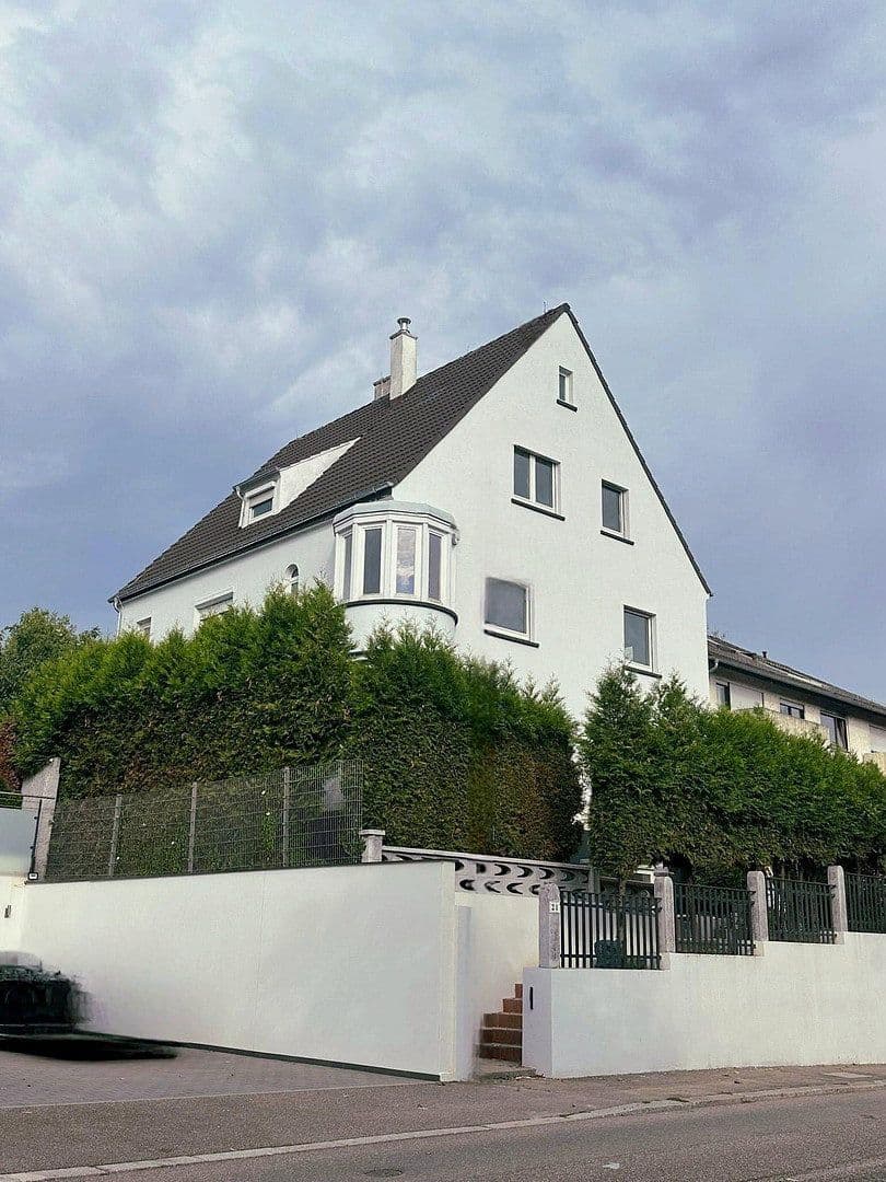 Prenájom bytu 4-izbový 100 m², Obereisesheimer Straße 21, Heilbronn, Bádensko-Wurttembersko Prenájom bytu 4-izbový 100 m², Obereisesheimer Straße 21, Heilbronn, Bádensko-Wurttembersko