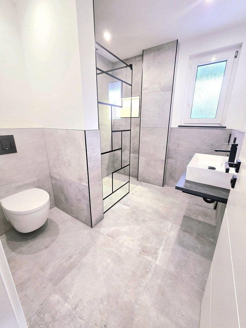Prenájom bytu 4-izbový 100 m², Obereisesheimer Straße 21, Heilbronn, Bádensko-Wurttembersko Prenájom bytu 4-izbový 100 m², Obereisesheimer Straße 21, Heilbronn, Bádensko-Wurttembersko