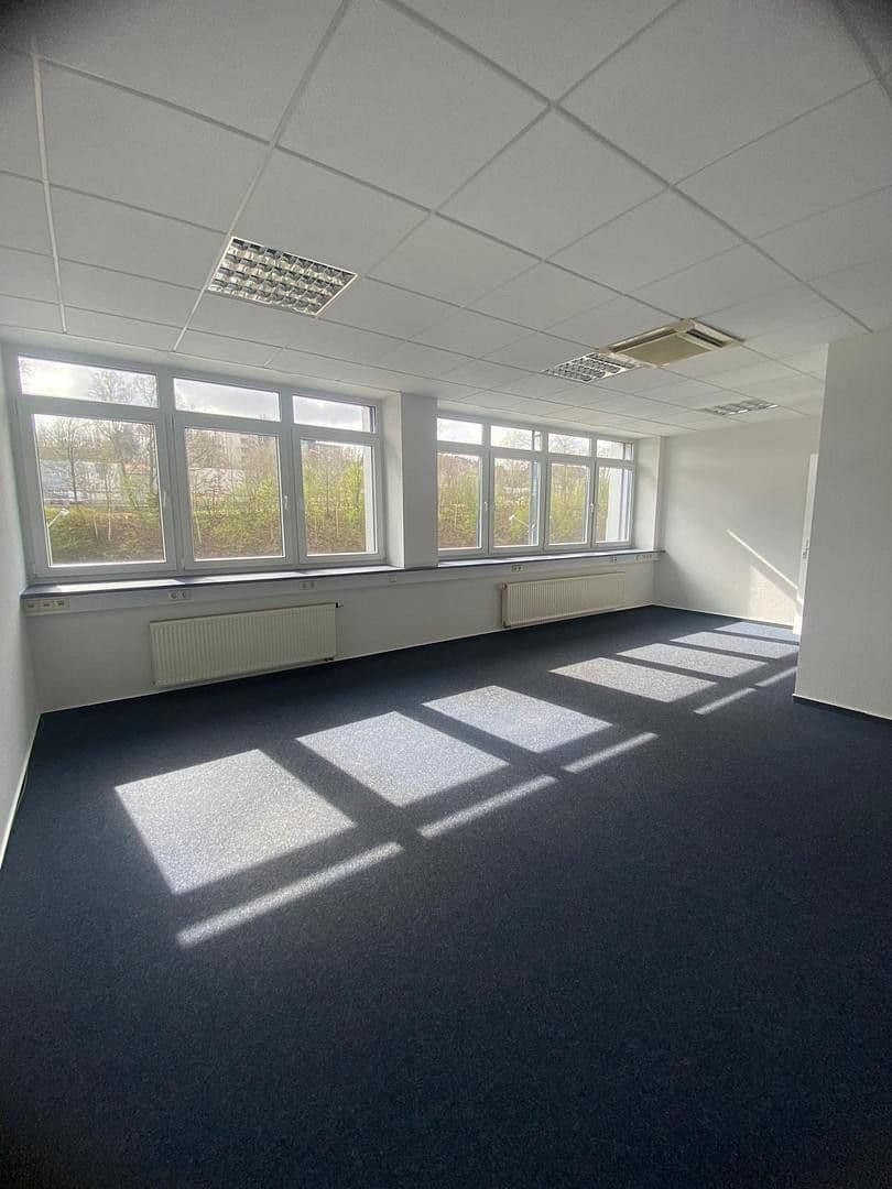 Prenájom kancelárie 160 m², Werner-von-Siemens-Straße 35, Georgsmarienhütte, Dolné Sasko Prenájom kancelárie 160 m², Werner-von-Siemens-Straße 35, Georgsmarienhütte, Dolné Sasko