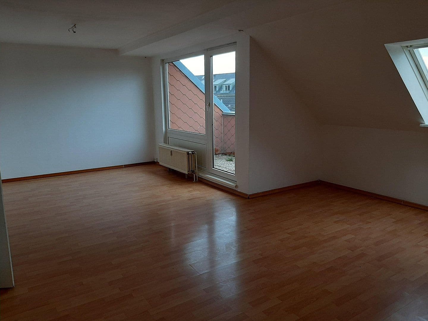 Prenájom bytu 3-izbový 90 m², Hamburg, Hamburg Prenájom bytu 3-izbový 90 m², Hamburg, Hamburg