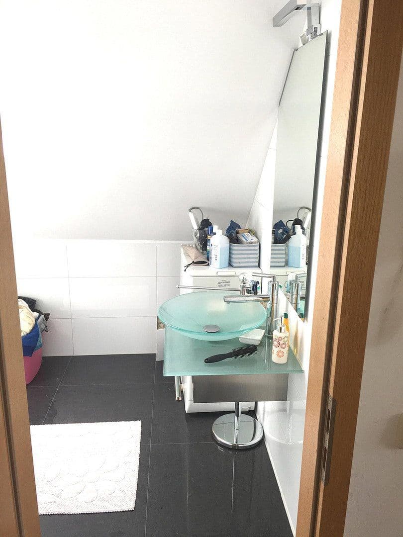 Prenájom bytu 2-izbový 55 m², Bataverstr. 28, Köln, Severné Porýnie - Westfálsko Prenájom bytu 2-izbový 55 m², Bataverstr. 28, Köln, Severné Porýnie - Westfálsko