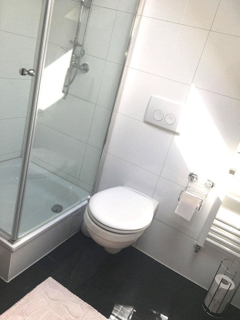 Prenájom bytu 2-izbový 55 m², Bataverstr. 28, Köln, Severné Porýnie - Westfálsko Prenájom bytu 2-izbový 55 m², Bataverstr. 28, Köln, Severné Porýnie - Westfálsko